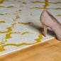 Preview: Rosa Pump auf flachem Designteppich in creme und gelb von heineking24